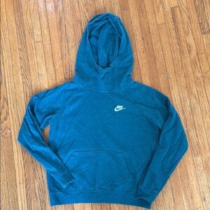 Nike Sportswear Essential
Women's Funnel-Neck Fleece Pullover Hoodie